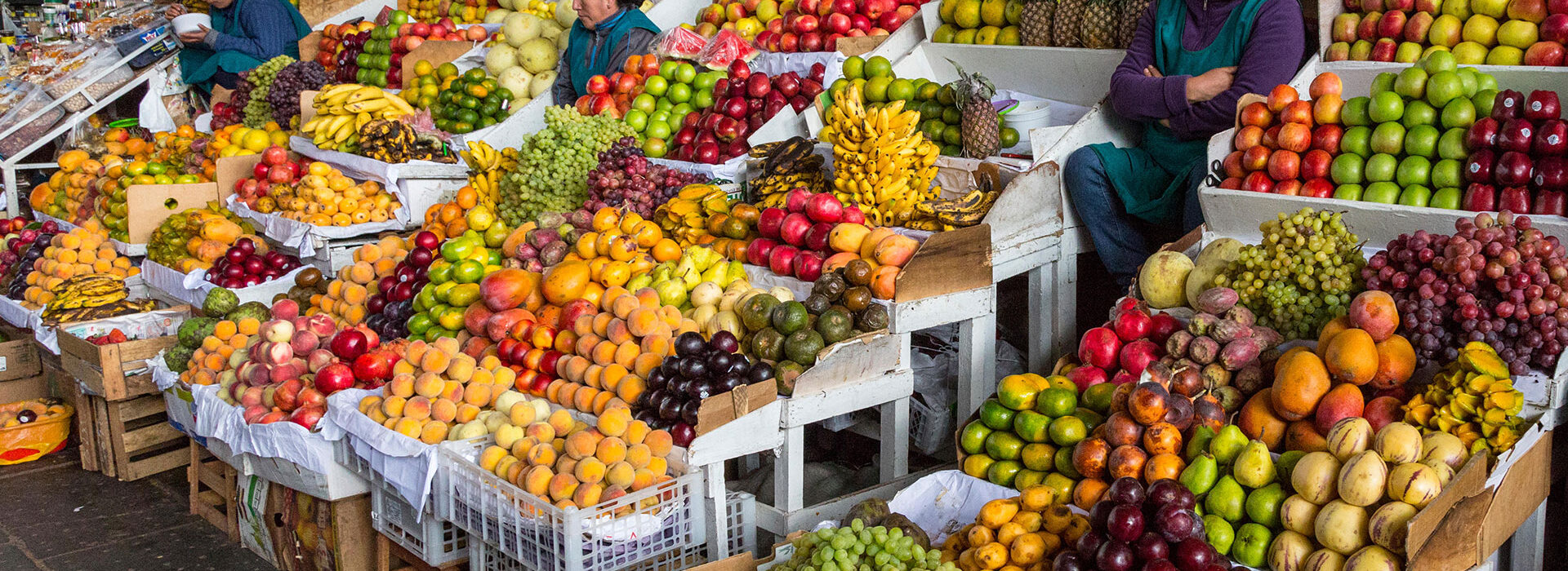 San Pedro Market, Cusco: A vibrant experience of culture and tradition.